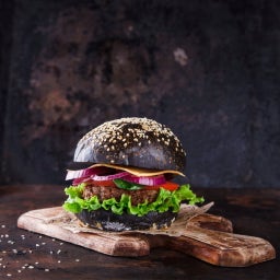 Črni burgerji z belim sezamom iz testa Brioche - 683 g
